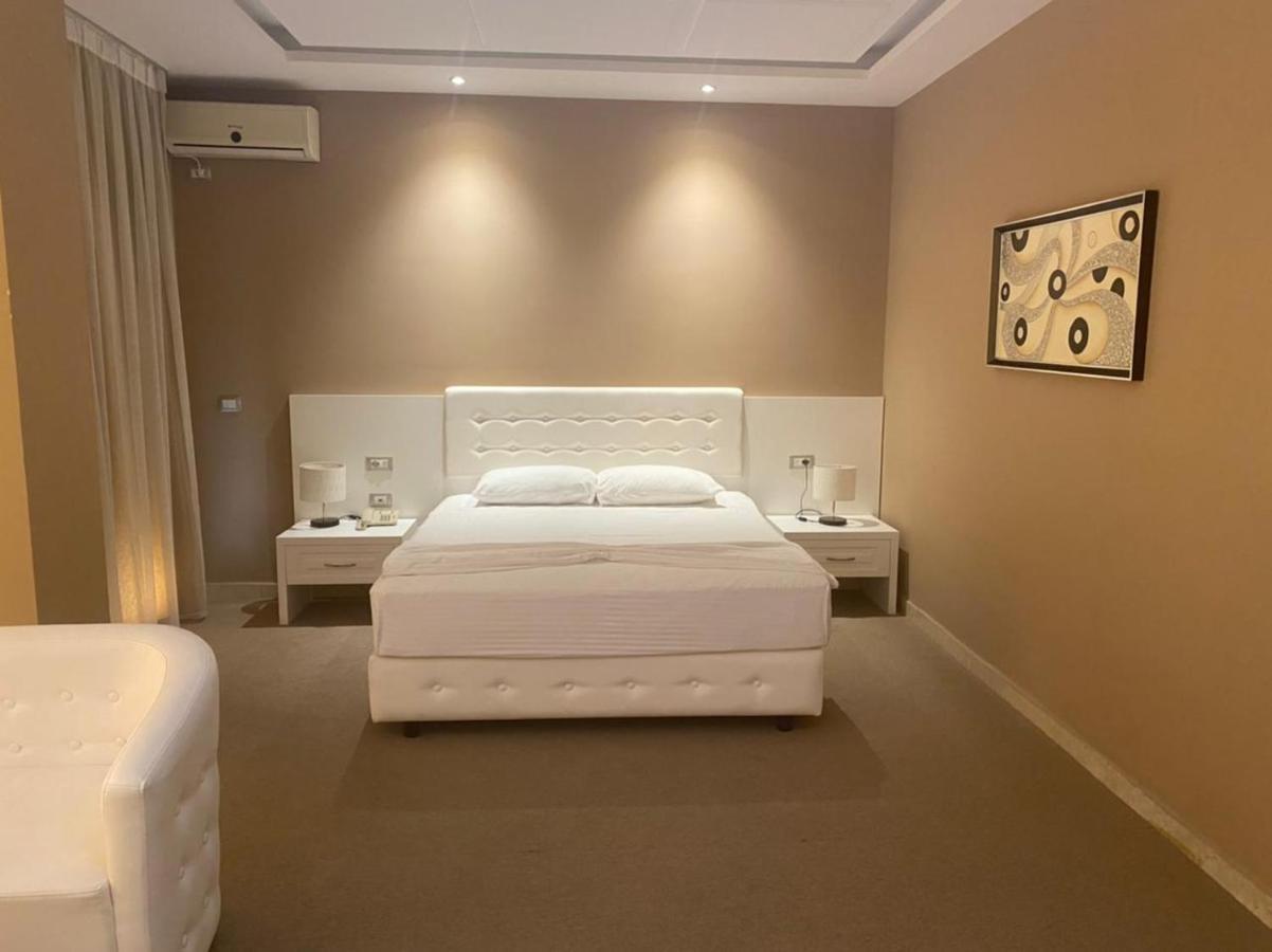 דורס Hotel Continental מראה חיצוני תמונה