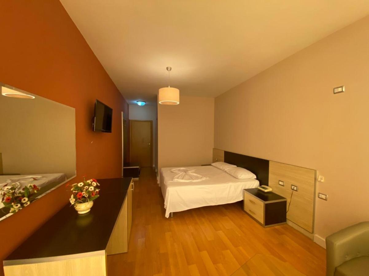 דורס Hotel Continental מראה חיצוני תמונה