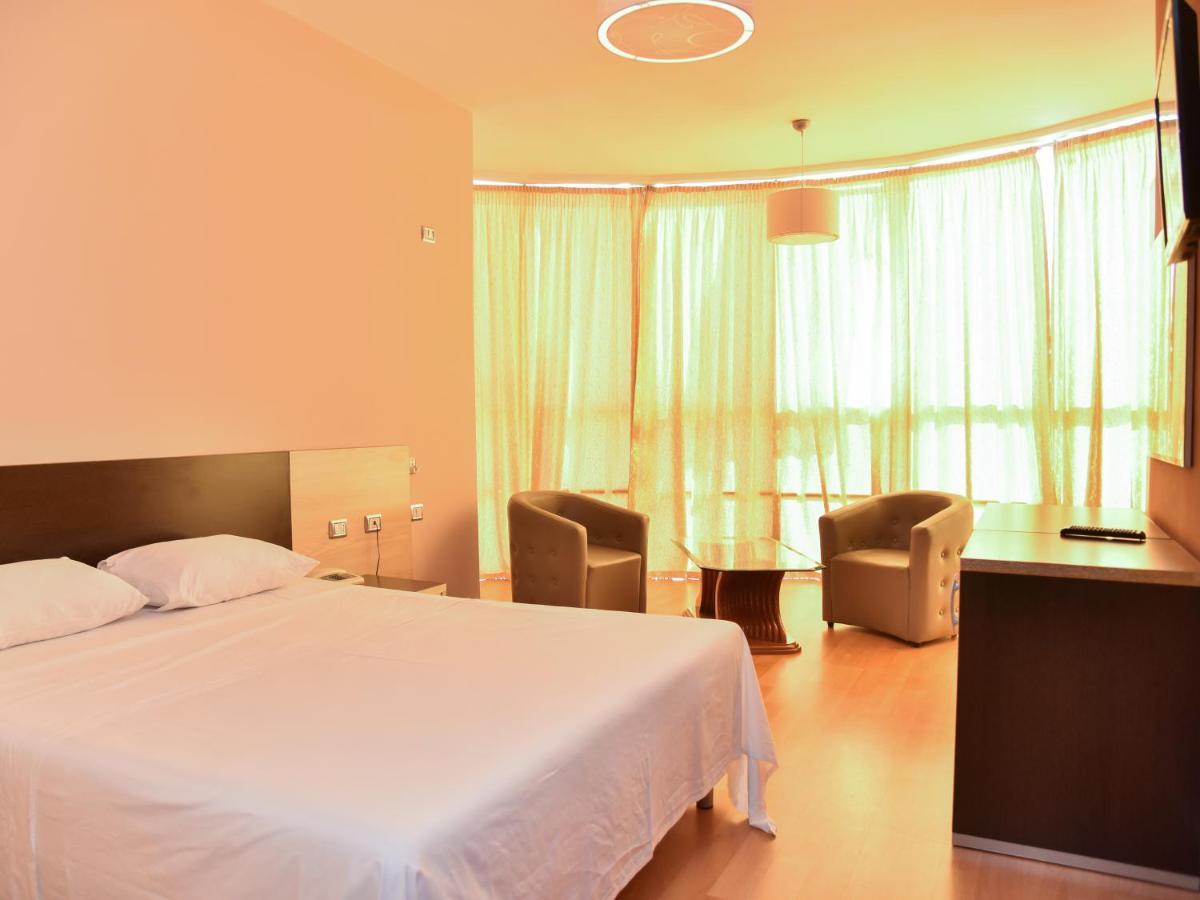 דורס Hotel Continental מראה חיצוני תמונה