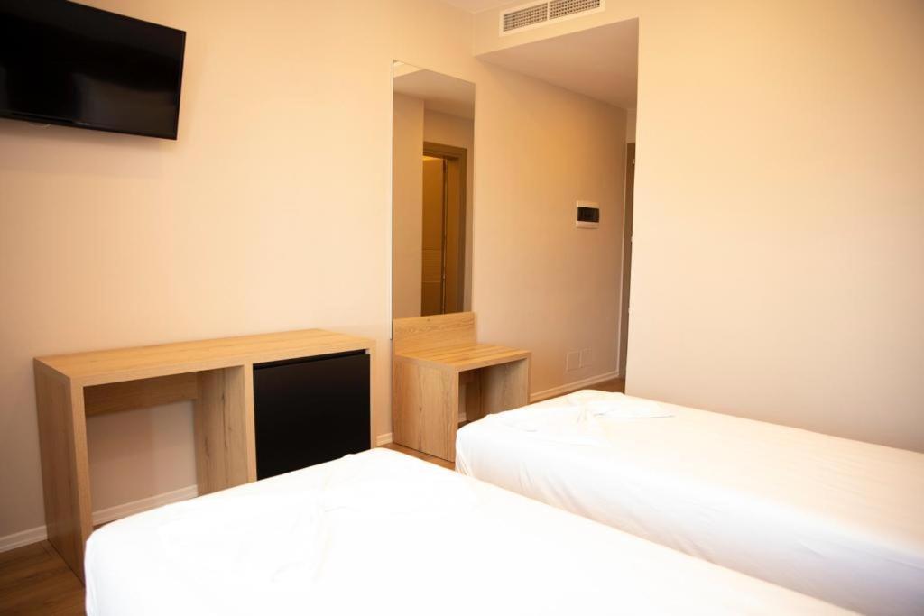 דורס Hotel Continental מראה חיצוני תמונה