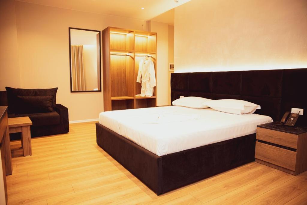 דורס Hotel Continental מראה חיצוני תמונה