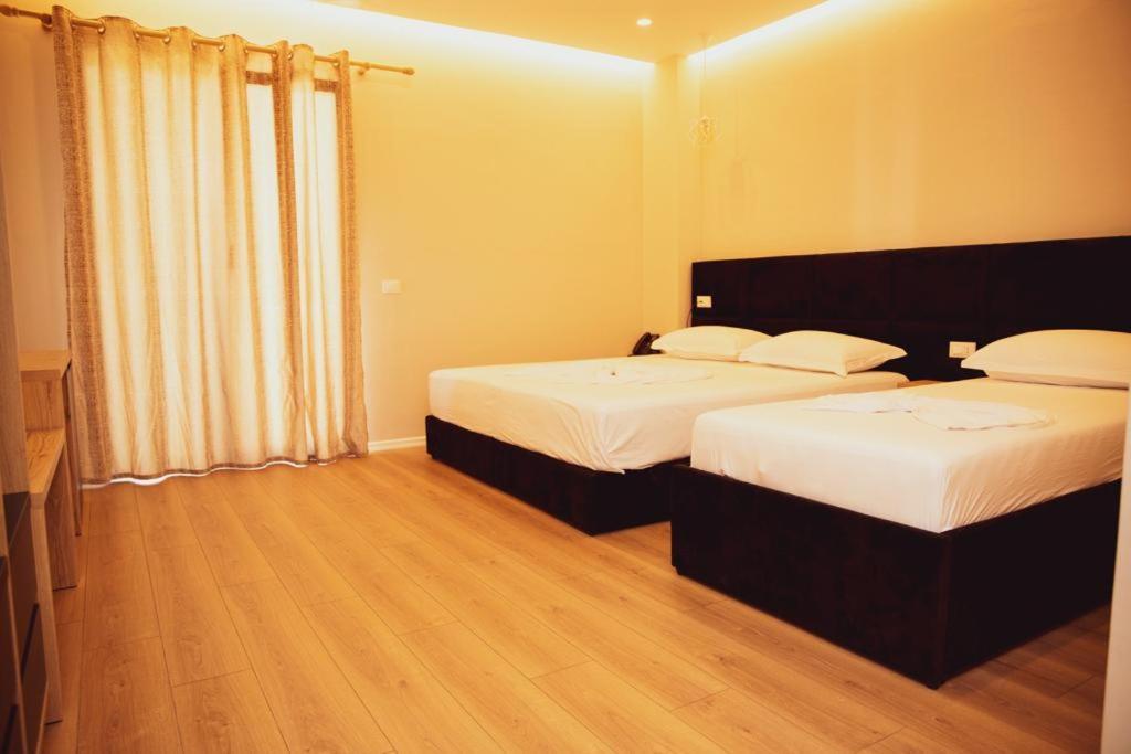 דורס Hotel Continental מראה חיצוני תמונה