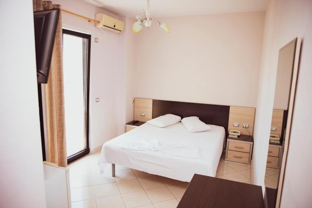 דורס Hotel Continental מראה חיצוני תמונה