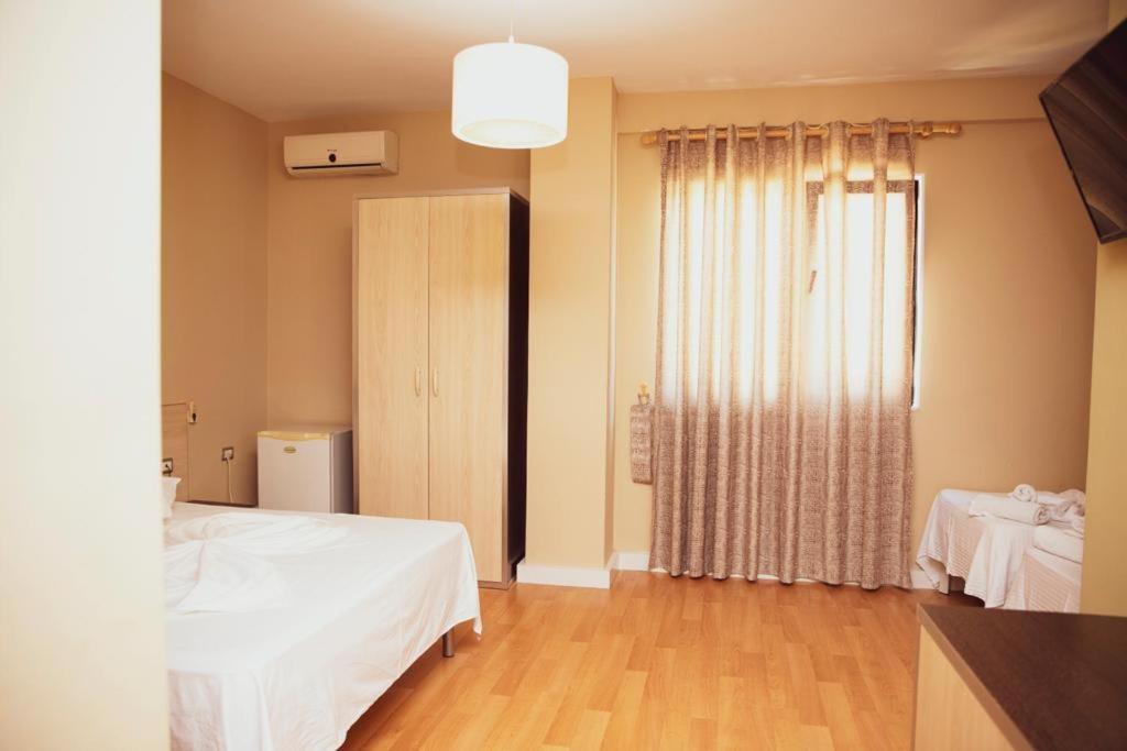דורס Hotel Continental מראה חיצוני תמונה